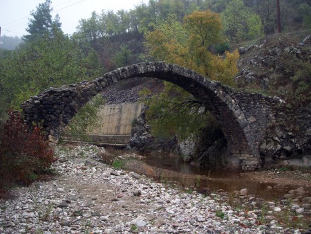 ΠΑΛΑΙΟΚΑΜΑΡΑ ΠΕΤΡΙΝΟ ΤΟΞΟΤΟ ΓΕΦΥΡΙ